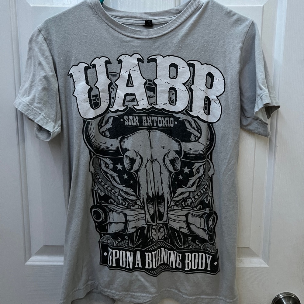 🎀3/$20~ upon a burning body shirt